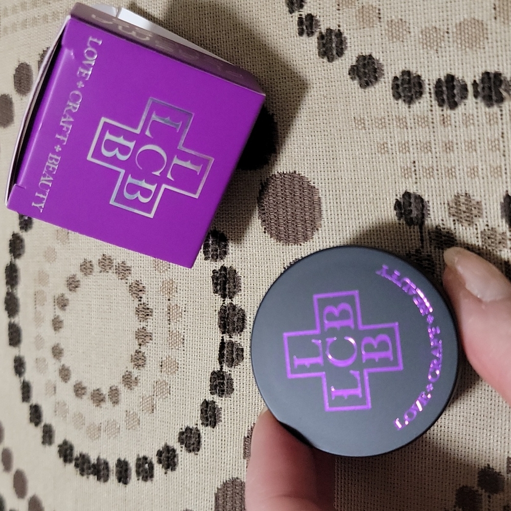 LCB  Love + Craft + Beauty Plazma Gloss Lip Cheek Lid all over gloss in quasar g